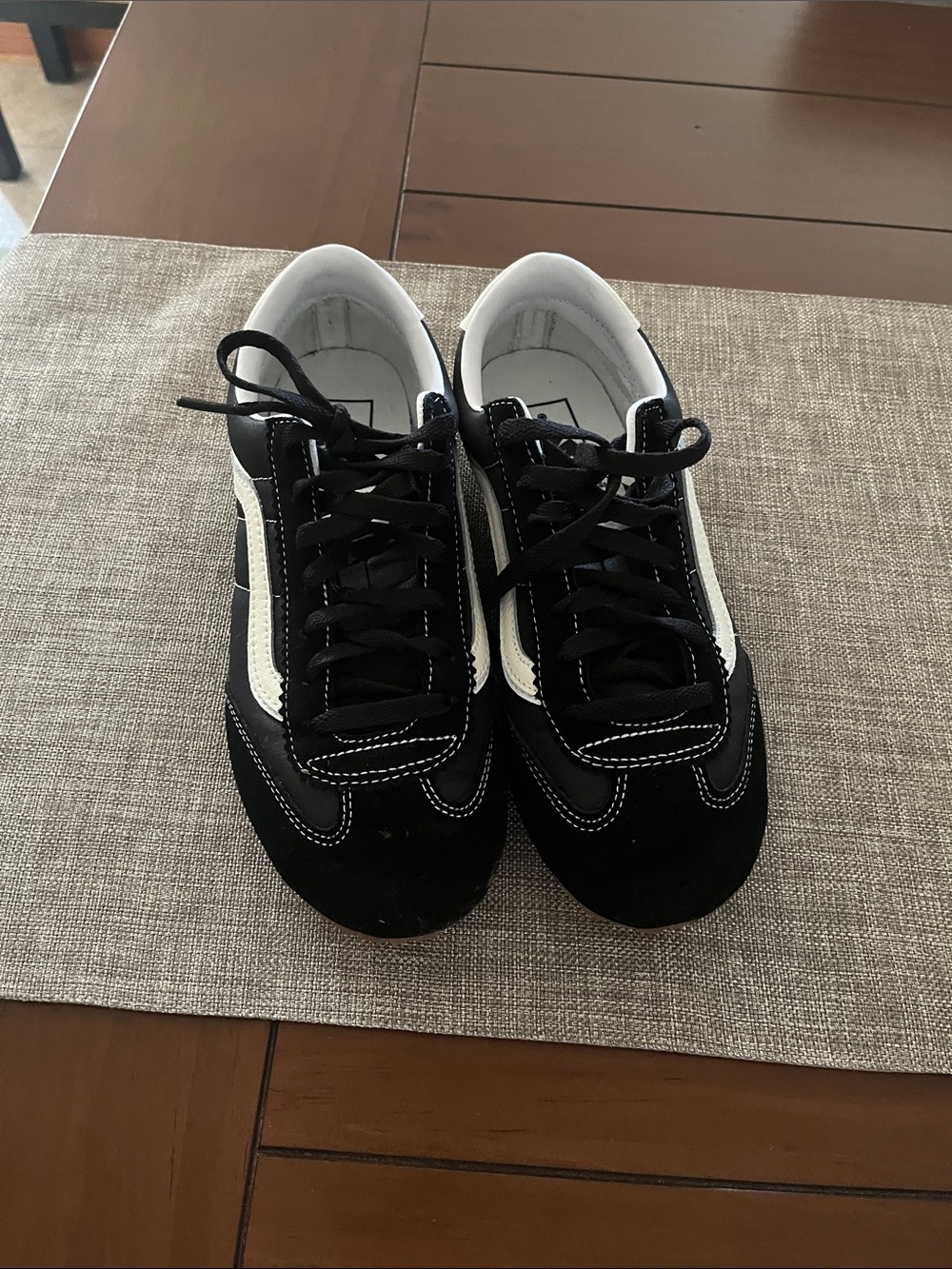 Women’s low profile vans